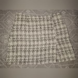 White and black plaid skirt